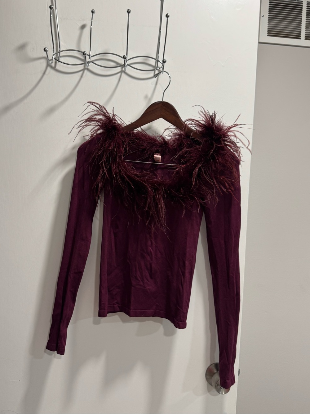 vintage bebe early 2000s foofoo feathers Maroon Feather-Trim Long Sleeve Top